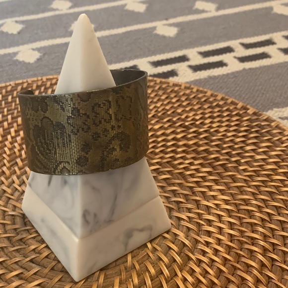 🐝 2 for $10🐝 Stamped Metal Cuff Bracelet - Picture 2 of 2